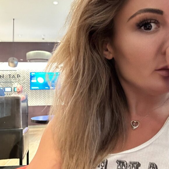 Meet the Posher - Picture 3 of 6